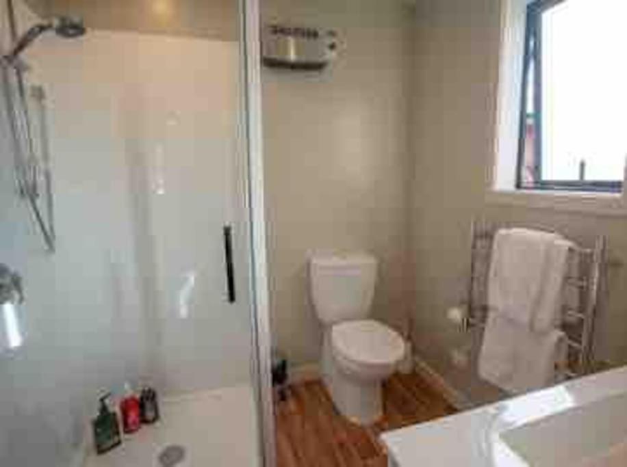 Great Views From New 2 Bedroom Apartment Te Anau Esterno foto