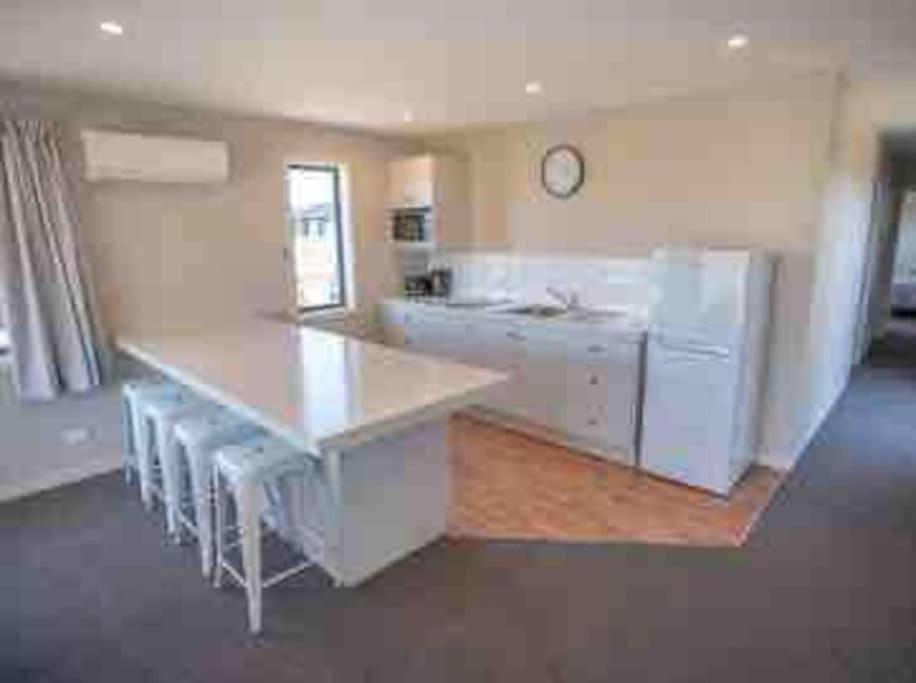 Great Views From New 2 Bedroom Apartment Te Anau Esterno foto