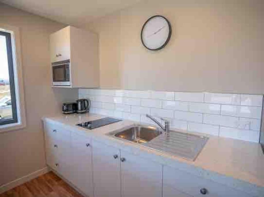 Great Views From New 2 Bedroom Apartment Te Anau Esterno foto