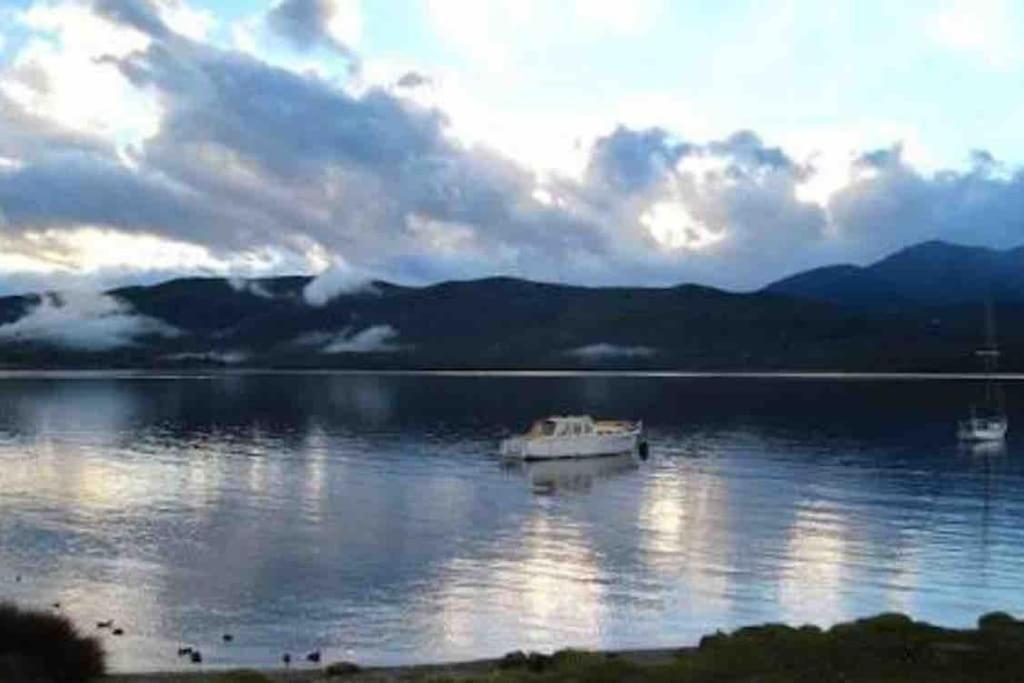 Great Views From New 2 Bedroom Apartment Te Anau Esterno foto