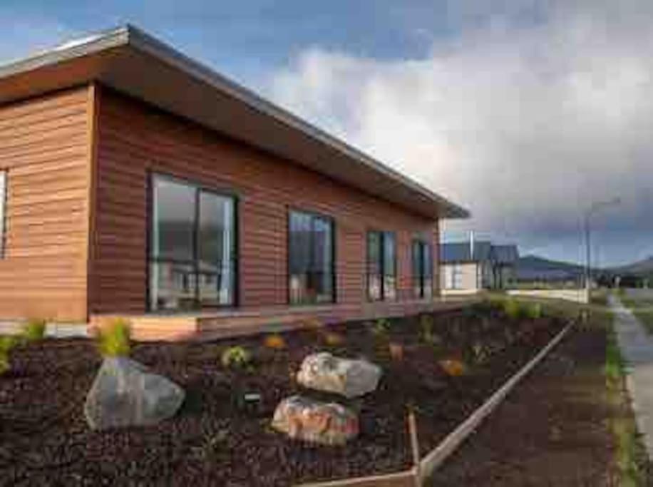 Great Views From New 2 Bedroom Apartment Te Anau Esterno foto